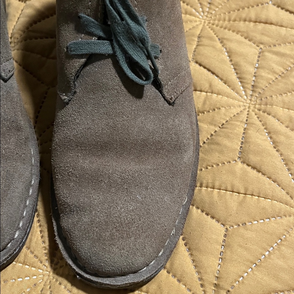 Men's khaki Suede Chukka Boots